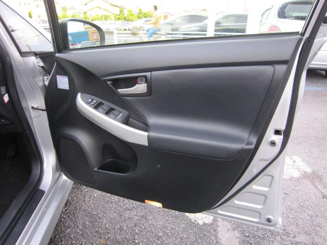 プリウス Gツーリングセレクションレザーパッケージ 30最終型/メーカHDD/CD/DVD/フルセグ/Bluetoothオーディオ/Bカメラ/ETC/革シート/シートヒータ/レーダークルーズ/スマートキー/LEDライト/フォグ/17アルミ/パワーシート(12枚目)