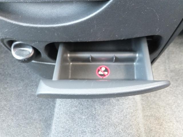 シエンタ DICE-G 純正SDナビ&フルセグ/両側パワースライド/HIDライト/キーレス/ドラレコ/ETC/バックカメラ/オートAC/CD/DVD/BTA/SD録音/フォグランプ/社外14インチAW/革巻きステアリング(26枚目)