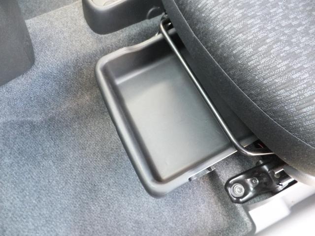 シエンタ DICE-G 純正SDナビ&フルセグ/両側パワースライド/HIDライト/キーレス/ドラレコ/ETC/バックカメラ/オートAC/CD/DVD/BTA/SD録音/フォグランプ/社外14インチAW/革巻きステアリング(30枚目)