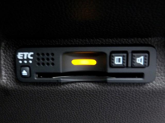 フリード+ハイブリッド ハイブリッドG・ホンダセンシング ホンダセンシング/純正9型ナビ/CD/DVD/フルセグ/Bluetooth/ETC/Bカメラ/前後ドラレコ/両自動/クルコン/LEDライト/シートヒーター/社外アルミ/ルーフラック/ワンオーナー/(17枚目)