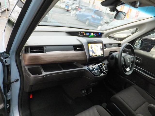 フリード+ハイブリッド ハイブリッドG・ホンダセンシング ホンダセンシング/純正9型ナビ/CD/DVD/フルセグ/Bluetooth/ETC/Bカメラ/前後ドラレコ/両自動/クルコン/LEDライト/シートヒーター/社外アルミ/ルーフラック/ワンオーナー/(42枚目)