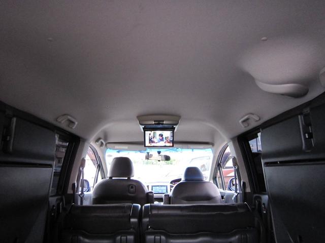 フリード G プレミアムエディション 社外ナビ/CD/DVD/フルセグ/Bluetooth/ETC/後席フリップダウンモニター/Bカメラ/両側自動ドア/ハーフレザー/スマートキー/クルーズコントロール/HIDライト/(12枚目)