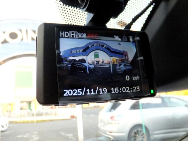 ヴォクシー ハイブリッドZS 煌III セーフティセンス/PCS/LDA/AHB/純正9型SDナビ&フルセグ/12型フリップダウンM/両側自動ドア/LEDライト&フォグ/シートヒーター/コーナーセンサー/ドラレコ/ETC/Bカメラ/16AW(17枚目)