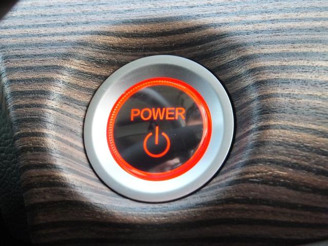 フリード+ハイブリッド ハイブリッド・クロスター 純正9型ナビ/純正15.6型フリップM/CD/DVD/フルセグ/Bluetooth/ETC/Bカメラ/ルーフラック/クルコン/シートヒーター/両自動/LEDライト/LEDフォグ/ルーフレール/Hレザー(12枚目)