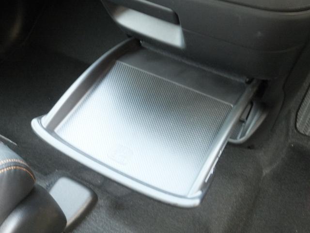 フリード+ハイブリッド ハイブリッド・クロスター 純正9型ナビ/純正15.6型フリップM/CD/DVD/フルセグ/Bluetooth/ETC/Bカメラ/ルーフラック/クルコン/シートヒーター/両自動/LEDライト/LEDフォグ/ルーフレール/Hレザー(39枚目)