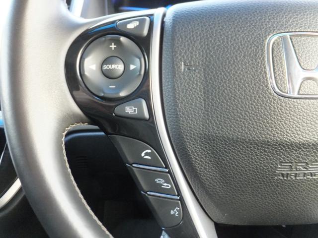 オデッセイハイブリッド ハイブリッドアブソルート・EXホンダセンシング 本革シート/ホンダセンシング/純正9型ナビ/11型フリップダウンモニター/マルチカメラ/CD/DVD/フルセグ/ETC2.0/クルーズコントロール/パワーシート前後センサー/LEDライト/18アルミ(5枚目)