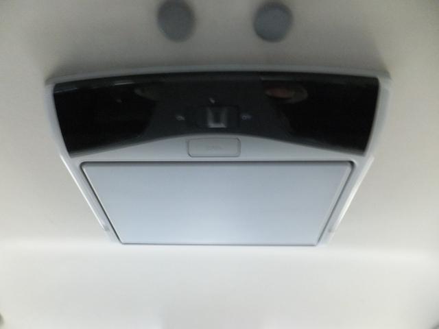 オデッセイハイブリッド ハイブリッドアブソルート・EXホンダセンシング 本革シート/ホンダセンシング/純正9型ナビ/11型フリップダウンモニター/マルチカメラ/CD/DVD/フルセグ/ETC2.0/クルーズコントロール/パワーシート前後センサー/LEDライト/18アルミ(27枚目)