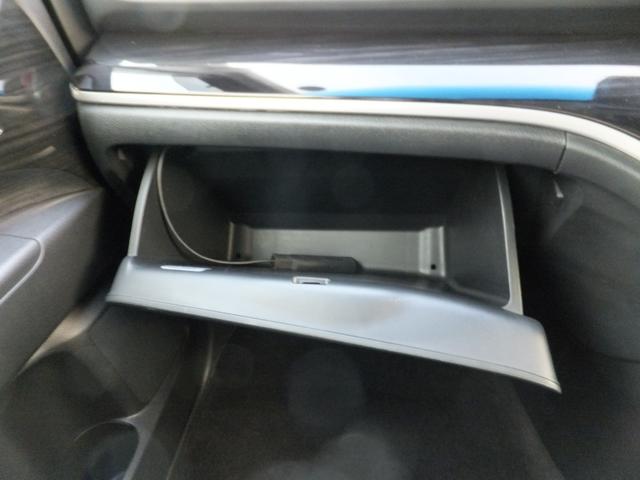 オデッセイハイブリッド ハイブリッドアブソルート・EXホンダセンシング 本革シート/ホンダセンシング/純正9型ナビ/11型フリップダウンモニター/マルチカメラ/CD/DVD/フルセグ/ETC2.0/クルーズコントロール/パワーシート前後センサー/LEDライト/18アルミ(34枚目)