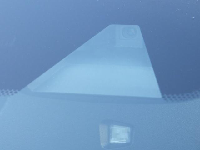 ノート メダリストＶセレクション＋セーフティＩＩ　純正ナビ／アラウンドビューカメラ／ＣＤ／ＤＶＤ／フルセグ／Ｂｌｕｅｔｏｏｔｈオーディオ／ＥＴＣ／ドラレコ／エマージェンシーブレーキ／ＬＥＤライト／エコスーパーチャージャー／ハーフレザー／前後センサー／（2枚目）