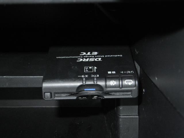 ノート メダリストＶセレクション＋セーフティＩＩ　純正ナビ／アラウンドビューカメラ／ＣＤ／ＤＶＤ／フルセグ／Ｂｌｕｅｔｏｏｔｈオーディオ／ＥＴＣ／ドラレコ／エマージェンシーブレーキ／ＬＥＤライト／エコスーパーチャージャー／ハーフレザー／前後センサー／（13枚目）