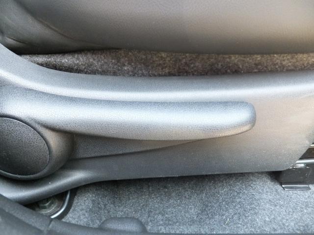 ノート メダリストＶセレクション＋セーフティＩＩ　純正ナビ／アラウンドビューカメラ／ＣＤ／ＤＶＤ／フルセグ／Ｂｌｕｅｔｏｏｔｈオーディオ／ＥＴＣ／ドラレコ／エマージェンシーブレーキ／ＬＥＤライト／エコスーパーチャージャー／ハーフレザー／前後センサー／（18枚目）