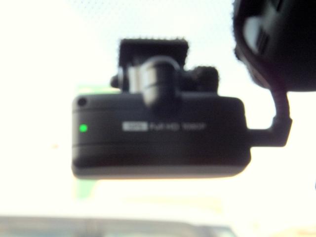 プリウス Aプレミアム 純正9型SDナビ&フルセグ/セーフティセンス/PCS/LDA/AHB/レークル/黒本革シート/LEDライト&フォグ/デジタルミラー&前後ドラレコ/シートヒーター/クリソナ/ETC/Bカメラ/17AW(17枚目)