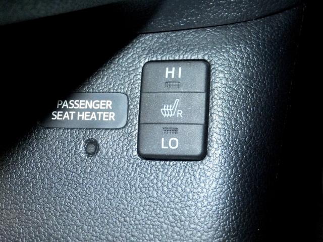 プリウス Aプレミアム 純正9型SDナビ&フルセグ/セーフティセンス/PCS/LDA/AHB/レークル/黒本革シート/LEDライト&フォグ/デジタルミラー&前後ドラレコ/シートヒーター/クリソナ/ETC/Bカメラ/17AW(23枚目)