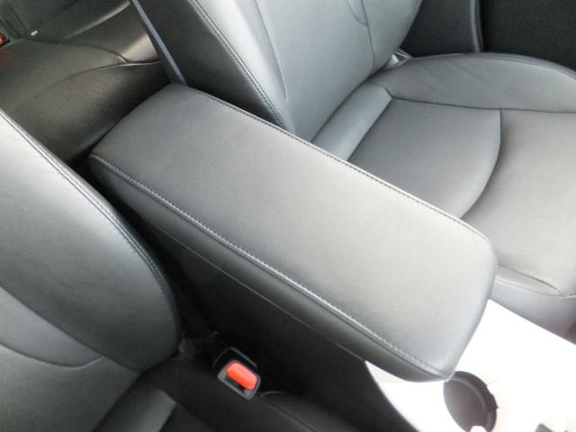 プリウス Aプレミアム 純正9型SDナビ&フルセグ/セーフティセンス/PCS/LDA/AHB/レークル/黒本革シート/LEDライト&フォグ/デジタルミラー&前後ドラレコ/シートヒーター/クリソナ/ETC/Bカメラ/17AW(38枚目)