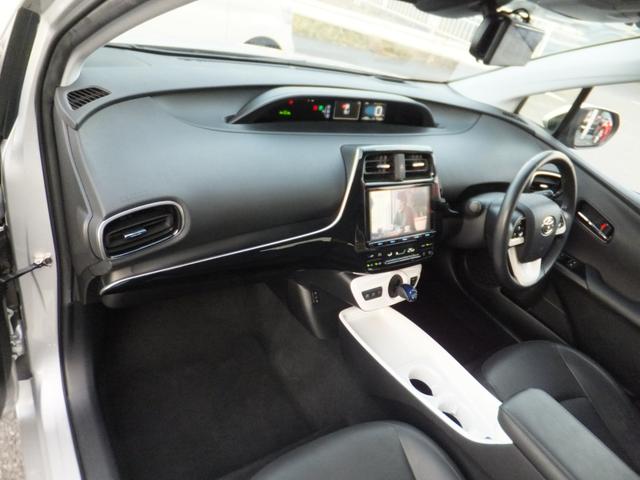 プリウス Aプレミアム 純正9型SDナビ&フルセグ/セーフティセンス/PCS/LDA/AHB/レークル/黒本革シート/LEDライト&フォグ/デジタルミラー&前後ドラレコ/シートヒーター/クリソナ/ETC/Bカメラ/17AW(42枚目)