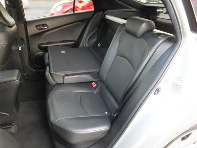 プリウス Aプレミアム 純正9型SDナビ&フルセグ/セーフティセンス/PCS/LDA/AHB/レークル/黒本革シート/LEDライト&フォグ/デジタルミラー&前後ドラレコ/シートヒーター/クリソナ/ETC/Bカメラ/17AW(48枚目)