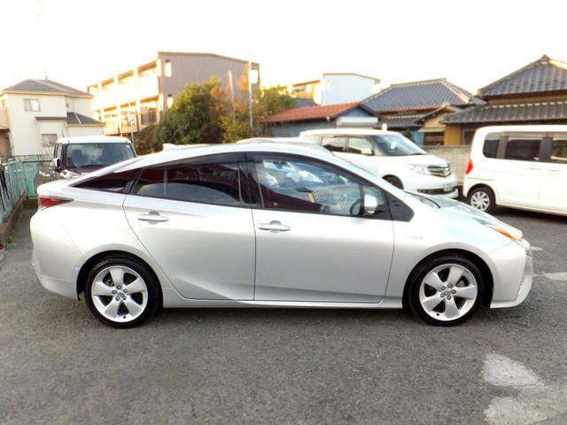 プリウス Aプレミアム 純正9型SDナビ&フルセグ/セーフティセンス/PCS/LDA/AHB/レークル/黒本革シート/LEDライト&フォグ/デジタルミラー&前後ドラレコ/シートヒーター/クリソナ/ETC/Bカメラ/17AW(63枚目)