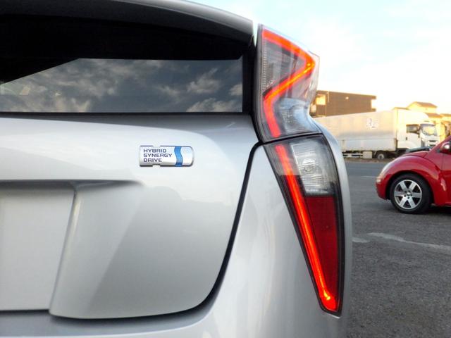 プリウス Aプレミアム 純正9型SDナビ&フルセグ/セーフティセンス/PCS/LDA/AHB/レークル/黒本革シート/LEDライト&フォグ/デジタルミラー&前後ドラレコ/シートヒーター/クリソナ/ETC/Bカメラ/17AW(73枚目)