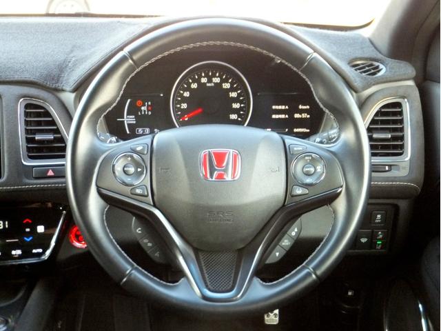 ヴェゼル ハイブリッドＲＳ・ホンダセンシング　純正８型ＳＤナビ＆フルセグ／ＣＭＢＳ／ＡＣＣ／ＬＫＡＳ／ＬＥＤライト＆フォグ／スマキー／ハーフレザー／シートヒーター／電子パーキング／サイド＆カーテンＳＲＳ／バックカメラ／ＥＴＣ／前後ドラレコ／ＢＴＡ（4枚目）