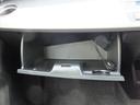 ハイブリッド　プレミアムエディション　純正ナビ／フリップダウンモニター／ＣＤ／ＤＶＤ／フルセグ／Ｂｌｕｅｔｏｏｔｈオーディオ／Ｂカメラ／ＥＴＣ／クルーズコントロール／両側自動ドア／ハーフレザー／スマートキー／ＨＩＤライト／フォグ／（33枚目）