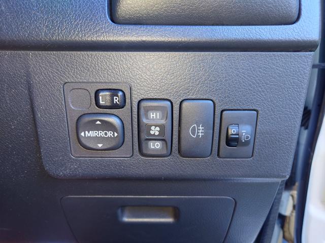 タウンエースバン ＧＬ　４ＷＤ　アルトピアーノキャンパー　販売店ツートンカラー　リアヒーター　基本電源　走行充電　ドライブレコーダー　バックカメラ　ナビ　ＴＶ　両側スライドドア　　　ＵＳＢ　Ｂｌｕｅｔｏｏｔｈ　記録簿（14枚目）