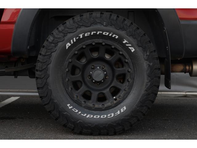 ＸＬＴ　ディーラー車　４ＷＤ　サンルーフ　ＰＲＯＣＯＭＰ１６インチアルミホイール　新品ＢＦＧｏｏｄｒｉｃｈオールテレーンタイヤ　ルーフレール　トノカバー　地デジフルセグ対応ストラーダナビ　バックカメラ　ＥＴＣ(26枚目)