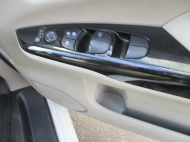 セレナ Ｇ　Ｓハイブリッド　両側パワースライドドア　プロパイロット　セーフティーパックＢ　全周囲カメラ　ＬＥＤヘッドライト　衝突軽減ブレーキ（16枚目）