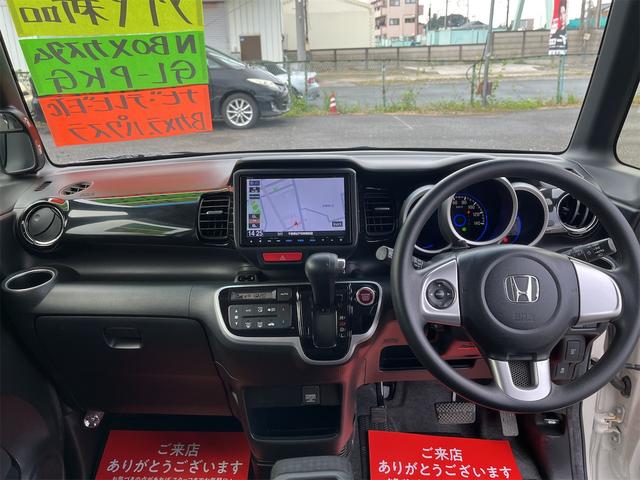 Ｎ－ＢＯＸカスタム Ｇ・Ｌパッケージ　ＥＴＣ　バックカメラ　両側スライド・片側電動　ナビ　ＴＶ　オートライト　ＨＩＤ　スマートキー　アイドリングストップ　電動格納ミラー　ベンチシート　後席モニター　ＣＶＴ　盗難防止システム　ＡＢＳ　ＥＳＣ（2枚目）