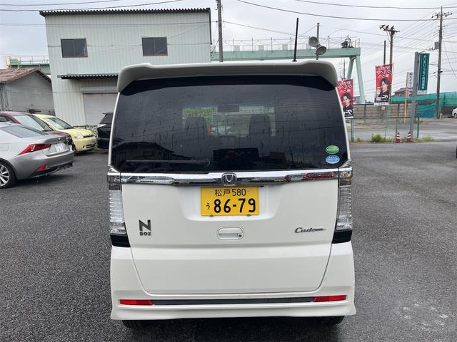 Ｎ－ＢＯＸカスタム Ｇ・Ｌパッケージ　ＥＴＣ　バックカメラ　両側スライド・片側電動　ナビ　ＴＶ　オートライト　ＨＩＤ　スマートキー　アイドリングストップ　電動格納ミラー　ベンチシート　後席モニター　ＣＶＴ　盗難防止システム　ＡＢＳ　ＥＳＣ（23枚目）
