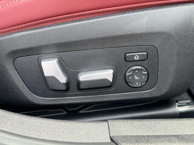 ３シリーズ Ｍ３４０ｉ　ｘＤｒｉｖｅ　赤レザーシート　ヘッドアップディスプレイ　１９インチアルミ　Ｍブレーキ　電動トランク　アクティブクルーズコントロール　ハーマンカードン　ドライビングアシストプロ　カーブドディスプレイ　禁煙車（23枚目）