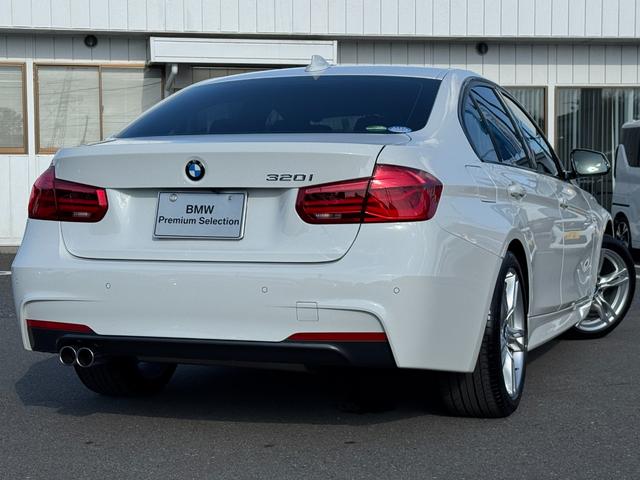 ３シリーズ ３２０ｉ　Ｍスポーツ　ＬＥＤヘッドライト　１８インチＡＷ　コンフォートアクセス　アクティブクルコン　ドライビングアシスト　レーンチェンジウォーニング　ＨＤＤナビ　リヤカメラ　パドルシフト　ＥＴＣ　Ｂｌｕｅｔｏｏｔｈ　禁煙車（6枚目）