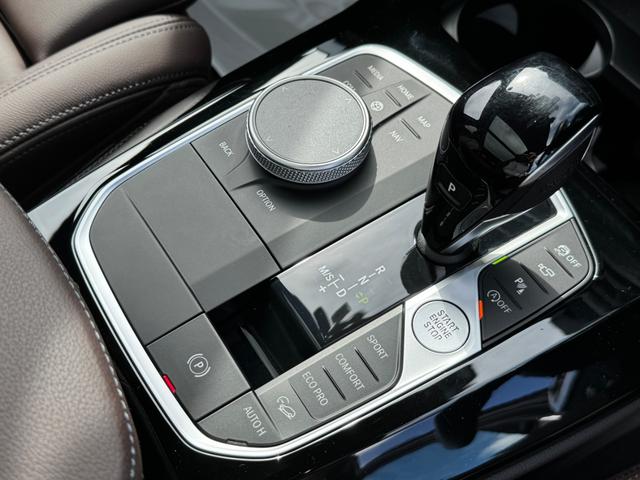 X3 xDrive 20d Mスポーツハイラインパッケージ セレクトパッケージ ガラスサンルーフ モカ革 ハーマンカードン ACC Dアシスト レーンキープアシスト タッチパネルナビ 全周囲カメラ フルセグTV ワイヤレスチャージ 19インチAW ETC 禁煙(29枚目)