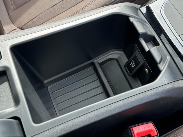 X3 xDrive 20d Mスポーツハイラインパッケージ セレクトパッケージ ガラスサンルーフ モカ革 ハーマンカードン ACC Dアシスト レーンキープアシスト タッチパネルナビ 全周囲カメラ フルセグTV ワイヤレスチャージ 19インチAW ETC 禁煙(31枚目)