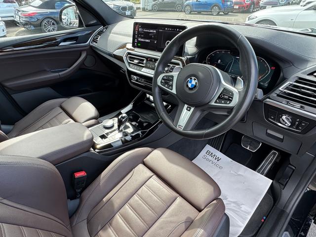 X3 xDrive 20d Mスポーツハイラインパッケージ セレクトパッケージ ガラスサンルーフ モカ革 ハーマンカードン ACC Dアシスト レーンキープアシスト タッチパネルナビ 全周囲カメラ フルセグTV ワイヤレスチャージ 19インチAW ETC 禁煙(34枚目)