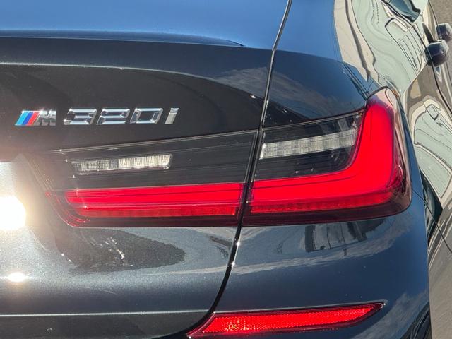 BMW 3 SERIES 320i M-SPORT