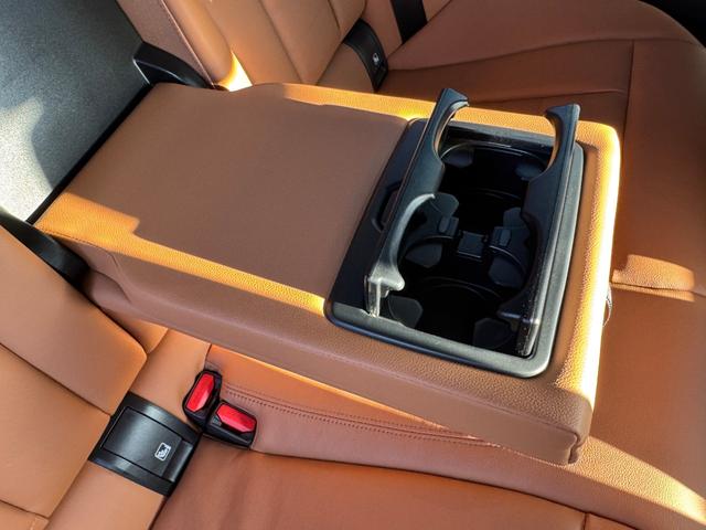 BMW 3 SERIES 320i M-SPORT