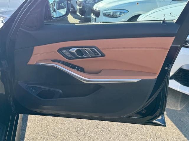 BMW 3 SERIES 320i M-SPORT