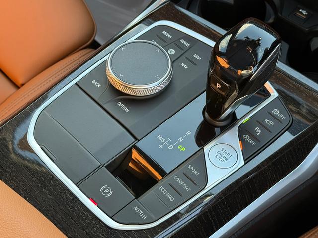 BMW 3 SERIES 320i M-SPORT
