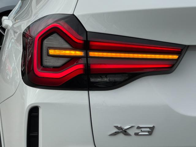 X3 xDrive 20d Mスポーツ 弊社レンタ登録デモカー サウンドPKG ガラスSR ハーマンカードン 黒革 前後シートヒーター 20AW タッチパネルナビ 全周囲カメラ フルセグTV アップルカープレイ ステアリングヒーター 禁煙(16枚目)