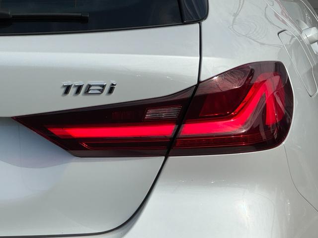 1シリーズ 118i プレイ アクティブクルーズコントロール ドライビングアシスト オプション17インチAW タッチパネルナビ アップルカープレイ リヤカメラ 電動シート 電動リヤゲート Bluetooth ETC2.0 禁煙車(12枚目)