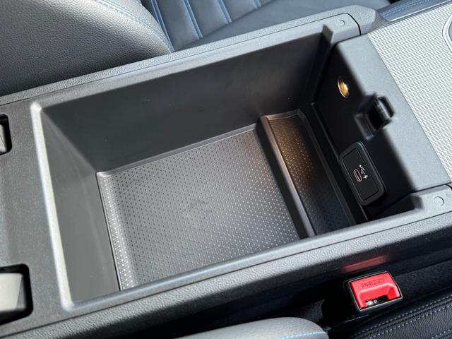 3シリーズ M340i xDrive ヴァーネスカ黒レザー シートヒーター ハーマンカードン 19インチAW レーザーライト ヘッドアップD ACC Mブレーキ Dアシスト タッチパネルナビ TV アップルカープレイ 全周囲カメラ 禁煙車(32枚目)