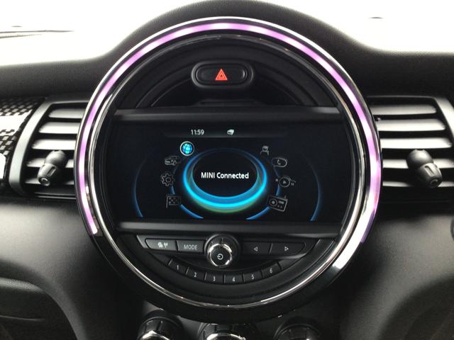 クーパーSD エナジェティックスタイル ペッパーパッケージ JCWステアリング スポーツAT 衝突軽減 LEDヘッドライト LEDフォグライト HDDナビゲーション リヤビューカメラ 17インチアルミ ETC 禁煙(49枚目)