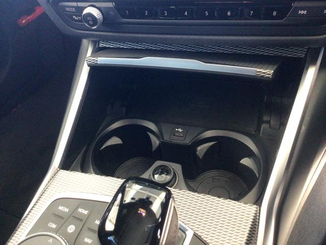 320d xDriveツーリング Mスポーツ 4WD クリーンディーゼル コンフォートパッケージ HIFIスピーカー シートヒーター 電動リヤゲート アクティブクルーズコントロール タッチパネルHDDナビ リヤビューカメラ ETC2.0 禁煙車(67枚目)