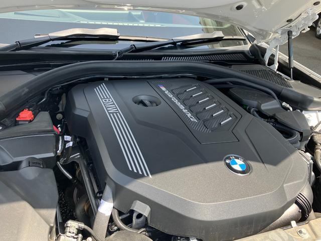 Ｍ３４０ｉ　ｘＤｒｉｖｅ　後期型　カーブドディスプレイ　赤黒コンビレザーシート　地デジ付タッチパネル式ＨＤＤナビ　５０周年記念エンブレム　ハーマンカードン　ＡＣＣ　１９インチアルミ　ヘッドアップディスプレイ　全方向カメラ(60枚目)