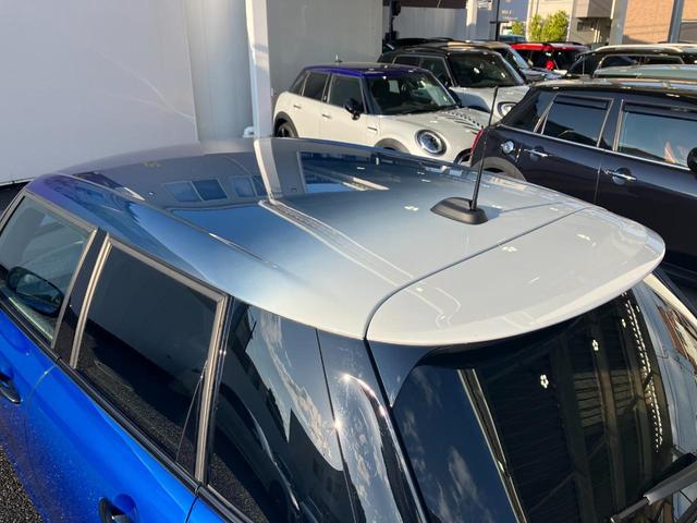 ＭＩＮＩ クーパーＳ　フェイバリット・トリム　新車保証付　弊社デモカー　フェイバードトリム　Ｍパッケージ　電動ベスキンナイトシェードブルーＪＣＷスポーツレザーシート　マルチトーンルーフ　ハーマンカードンＨｉＦｉラウドスピーカー（10枚目）