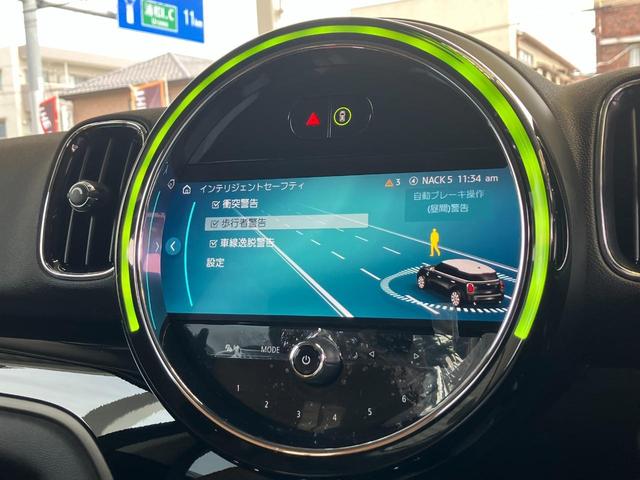 ＭＩＮＩ クーパーＤ　クロスオーバーオール４　クラシックトリム　後期型　弊社ワンオーナー　セージグリーン　クラッシックトリム　タッチパネル式ＨＤＤナビ　バックカメラ　カバナ製レザーシートカバー　クルーズコントロール（18枚目）