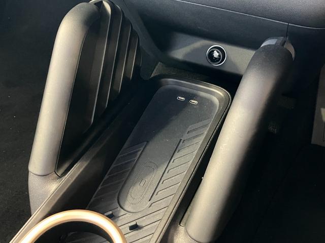 ＭＩＮＩ クーパーＳＥ　フェイバリット・トリム　新車保証付　弊社デモカー　Ｆａｖｏｒｅｄトリム　ベスキンベージュレザー　タッチパネル式ＨＤＤナビ　１７インチアルミ　ＡＣＣ　ドライビングアシスタント　ＬＥＤライト（30枚目）