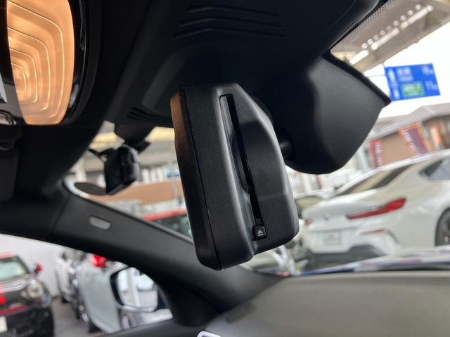 ３シリーズ ３２０ｉ　Ｍスポーツ　車検令和９年３月　ワンオーナー　タッチパネル式ＨＤＤナビ　フロント＋サイド＋バック＋トップビューカメラ　ＡＣＣ　ドライビングアシスト　パーキングアシスト（17枚目）