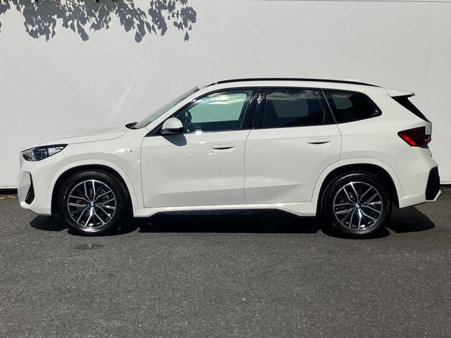 Ｘ１ ｘＤｒｉｖｅ　２０ｄ　Ｍスポーツ　ワンオーナー　タッチパネル式ＨＤＤナビ　フロント＋サイド＋バック＋トップビューカメラ　ＡＣＣ　ドライビングアシスト　パーキングアシスト　ヘッドアップディスプレイ　シートヒーター（5枚目）