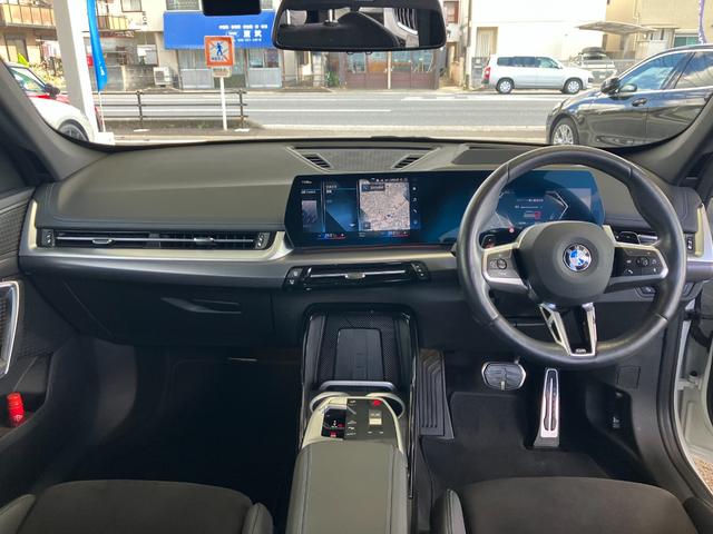 Ｘ１ ｘＤｒｉｖｅ　２０ｄ　Ｍスポーツ　ワンオーナー　タッチパネル式ＨＤＤナビ　フロント＋サイド＋バック＋トップビューカメラ　ＡＣＣ　ドライビングアシスト　パーキングアシスト　ヘッドアップディスプレイ　シートヒーター（12枚目）